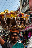 Street life around the Sri Meenakshi-Sundareshwarar Temple of Madurai. Tamil Nadu.  